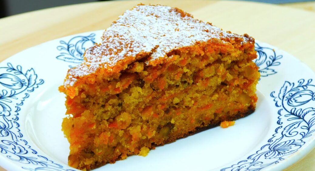 Пісний морквяний пиріг, що і торта не треба: простий десерт в піст, який не соромно і дорогим гостям подати 