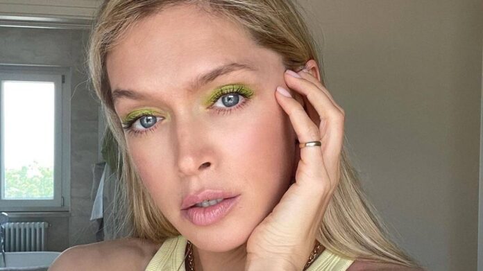 Оновлена Брежнєва похвалилася елітним вбранням 