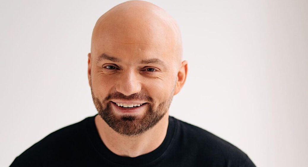 Друг Тіни Кароль Слава Дьомін заявив, що до нього залицялися Звєрєв та Кіркоров: як, де і коли це було 