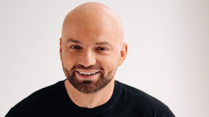 Дьомін розповів про залицяння від чоловіків 