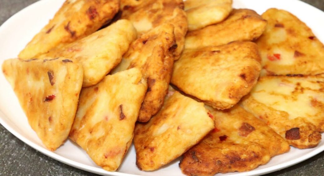 Запечені м’ясні котлети з картоплею під сиром: соковитість гарантована. Рецепт, який стане вашим хітом 