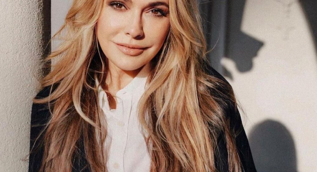 Від матері не дісталося нічого: Ольга Сумська показала молодшу доньку, яка стала копією Віталія Борисюка 