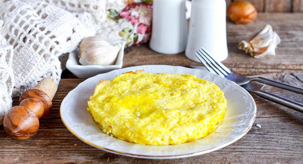 Омлет не осяде на тарілці: вода замість молока – цей рецепт я привезла з Житомира 