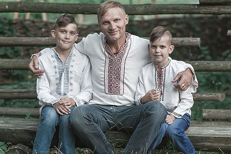 Олег Скрипка з дітьми