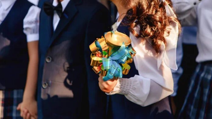 Коли у школах Києва буде останній дзвоник 