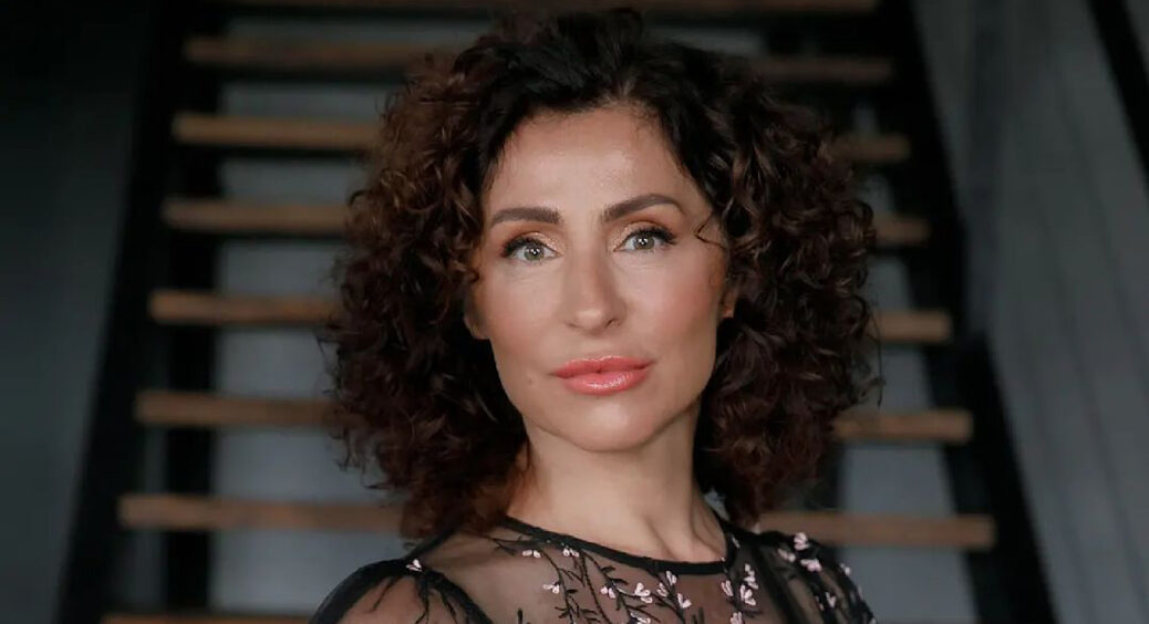 Надія Матвєєва показала, які чоботи з трендовими підборами носять усі модниці у шоу-бізнесі 