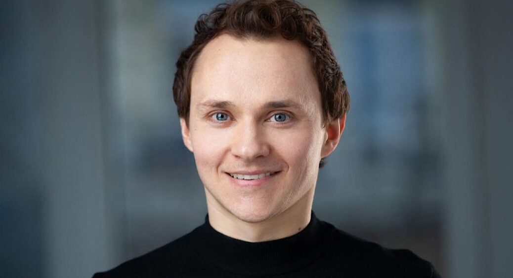 Зірка “Танців з зірками” та “Будиночка на щастя” Костянтин Войтенко розсекретив нову обраницю після розлучення 