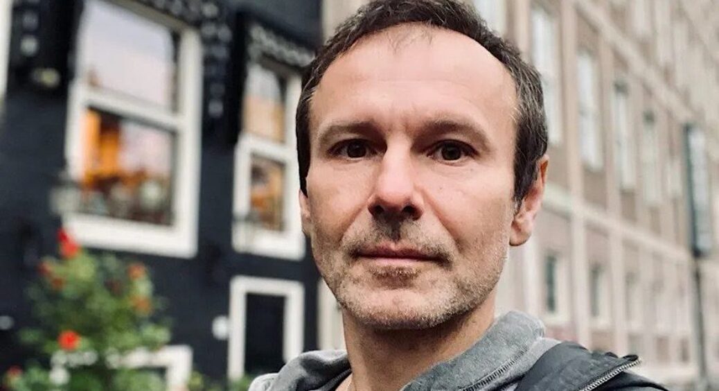 Як зараз виглядає доросла дочка Святослава Вакарчука: не рідна, але схожа на зірку 