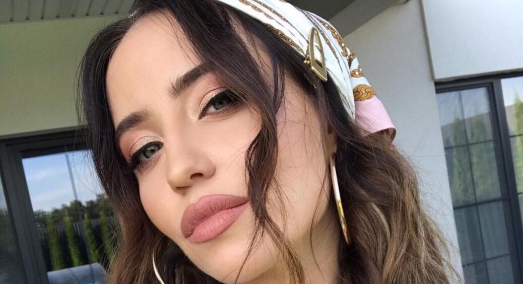 34-річна Надя Дорофєєва показала своє шкільне фото: зірку не впізнати, навіть не намагайтеся 