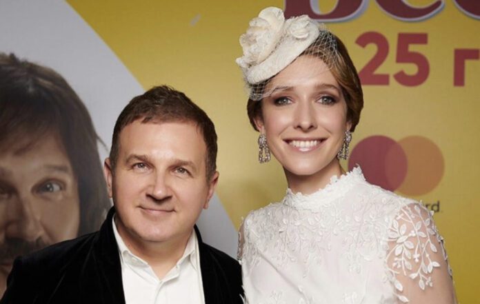 Катя Осадча та Юрій Горбунов показали, як виглядає їхній молодший син Катя Осадча та Юрій Горбунов показали, як виглядає їхній молодший син