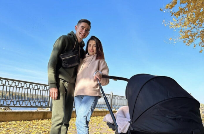 Дружина Романа Сасанчина Іванна з дитиною поїхала від нього