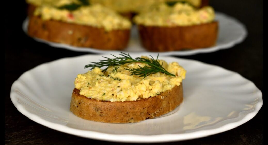 Смачний і корисний сніданок або перекус: намазка, яка готується всього за хвилину, а смак просто незабутній 