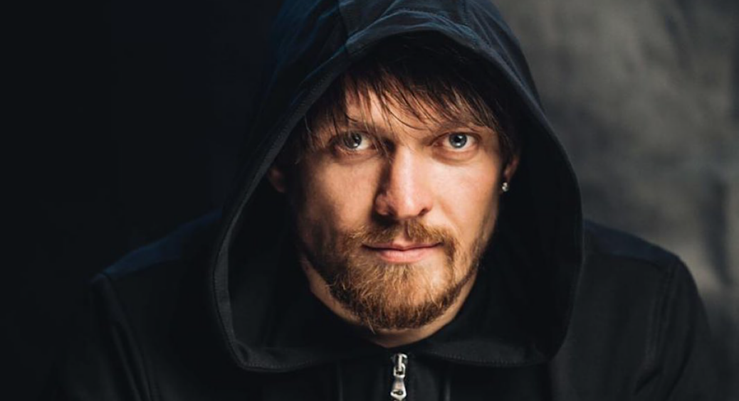 Ось він, справжній патріотизм: Олександр Усик носить сорочки з віршами Тараса Шевченка та вишиванки 