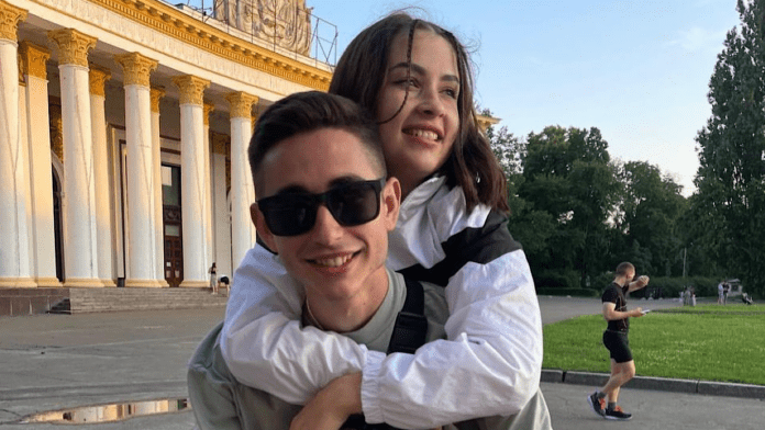 Дружина Романа Сасанчина Іванна з дитиною поїхала від нього