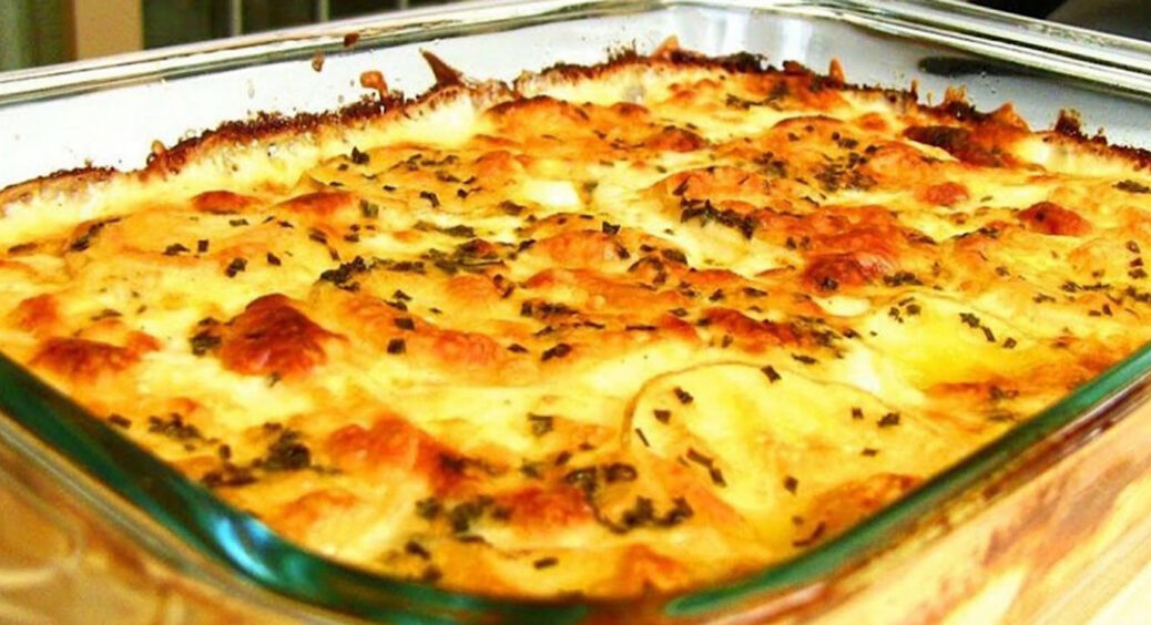 Це просто божественно: рецепт супер корисної кабачкової запіканки з рисом, яйцем та болгарським перцем 