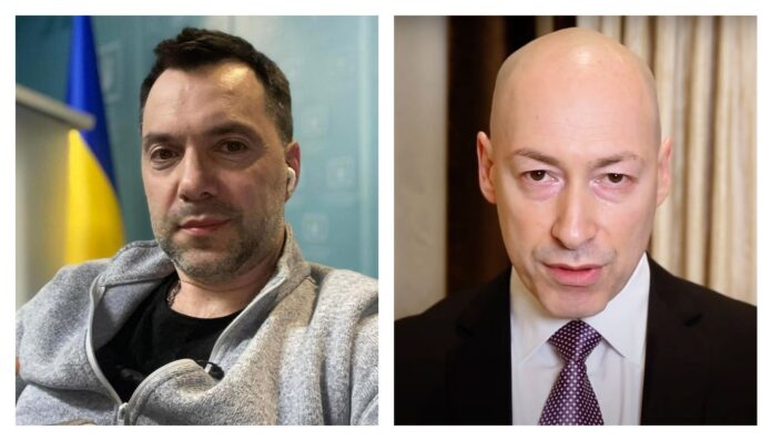 Гордон і Арестович на пляжі показали себе з усіх боків Гордон і Арестович на пляжі показали себе з усіх боків