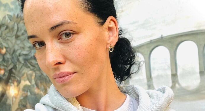 “Переживали, що скажуть люди”: 38-річна Астаф’єва зізналася, чому рідні її бойфренда були проти їх стосунків 