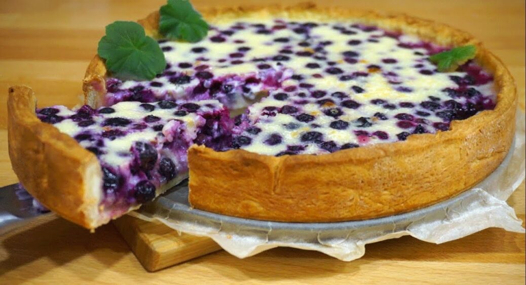 Швидкий ягідний пиріг: елементарний рецепт за лічені хвилини, після якого ви припините купувати солодке 