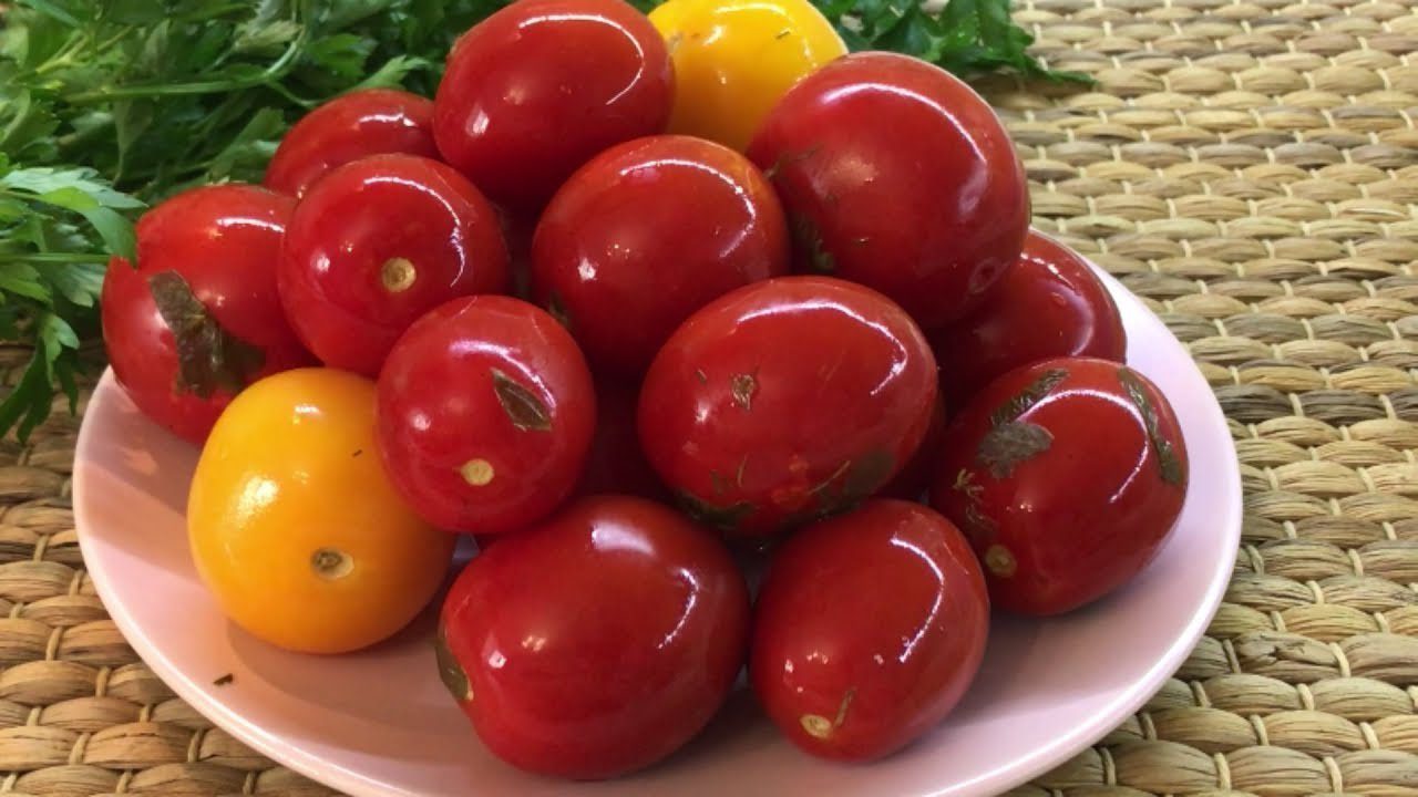 Як смачно засолити помідори