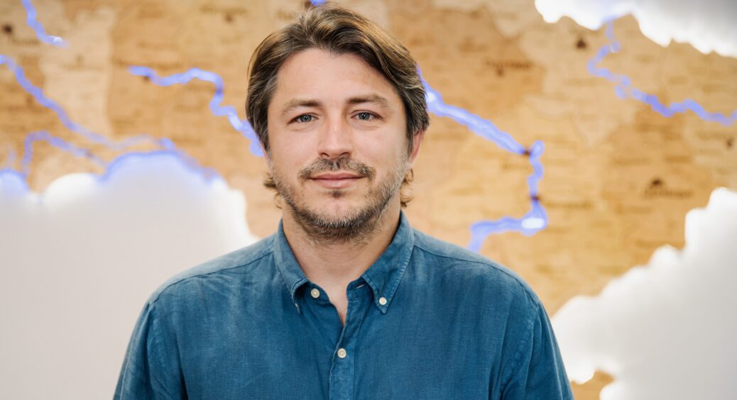 Світська домогосподарка: як виглядає перша жінка Сергія Притули та чому вони розлучилися 