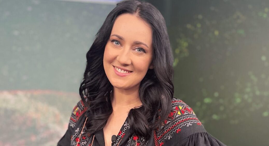Зірка каналу 1+1 Соломія Вітвіцька показала, як і де відпочила цього літа: “Які часи, такий і відпочинок” 