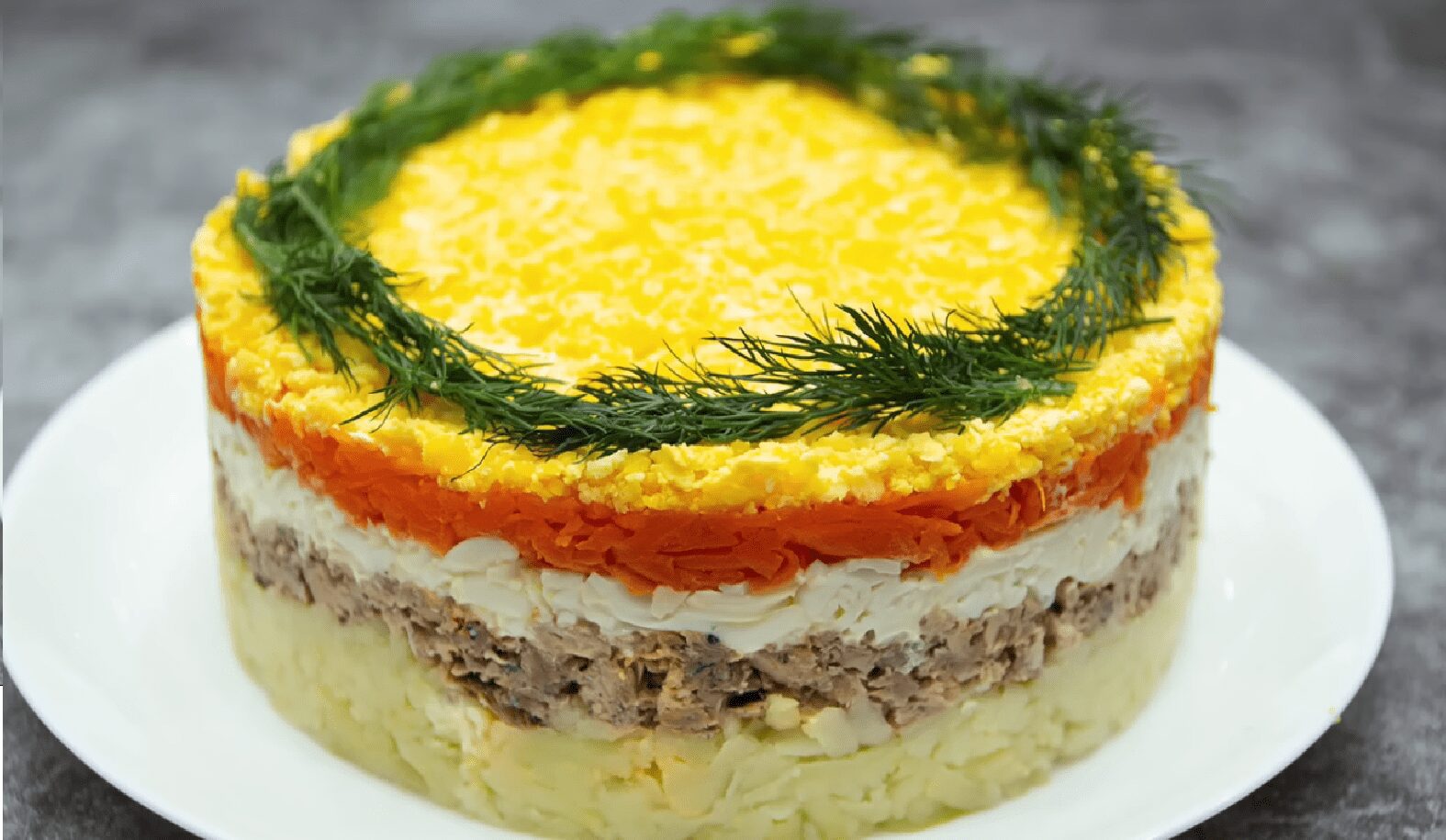 Цікавий рецепт приготування смачного салату Мімоза