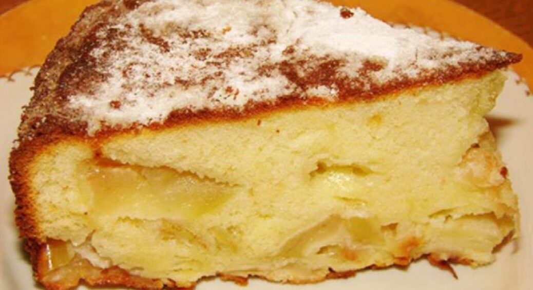 Таку шарлотку не встигатимете пекти: найкращий рецепт до Медового Спасу, який проситимуть всі родичі 