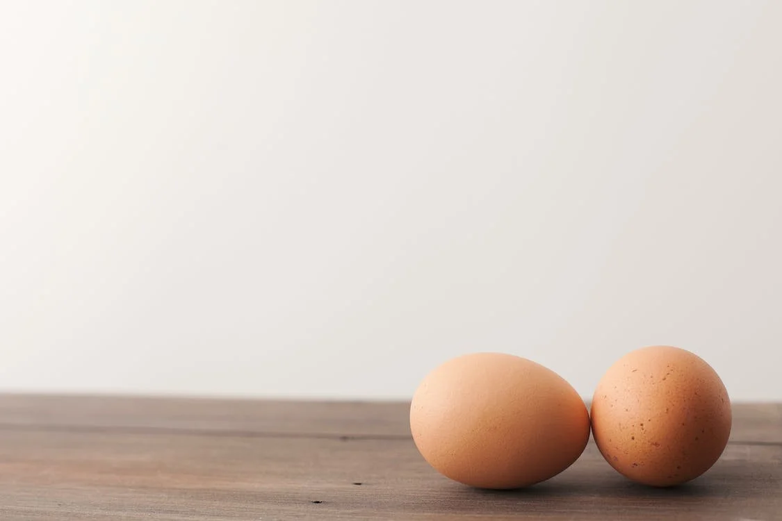 Як варити яйця, щоб добре чистились і не тріскались