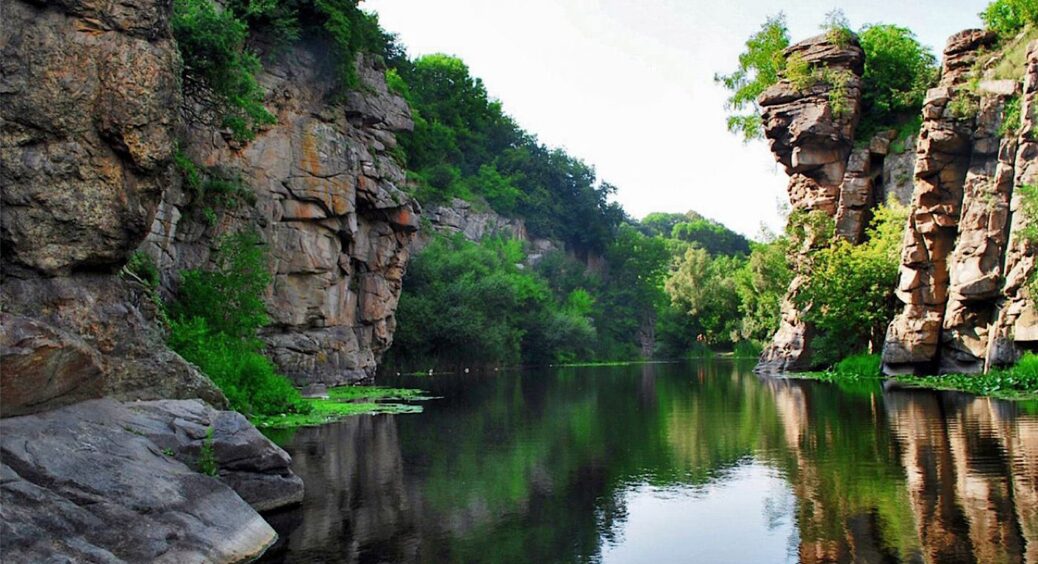 Ідеальний відпочинок на Черкащині, про який досі мовчить Андрій Бєдняков: чим унікальний Буцький каньйон? 