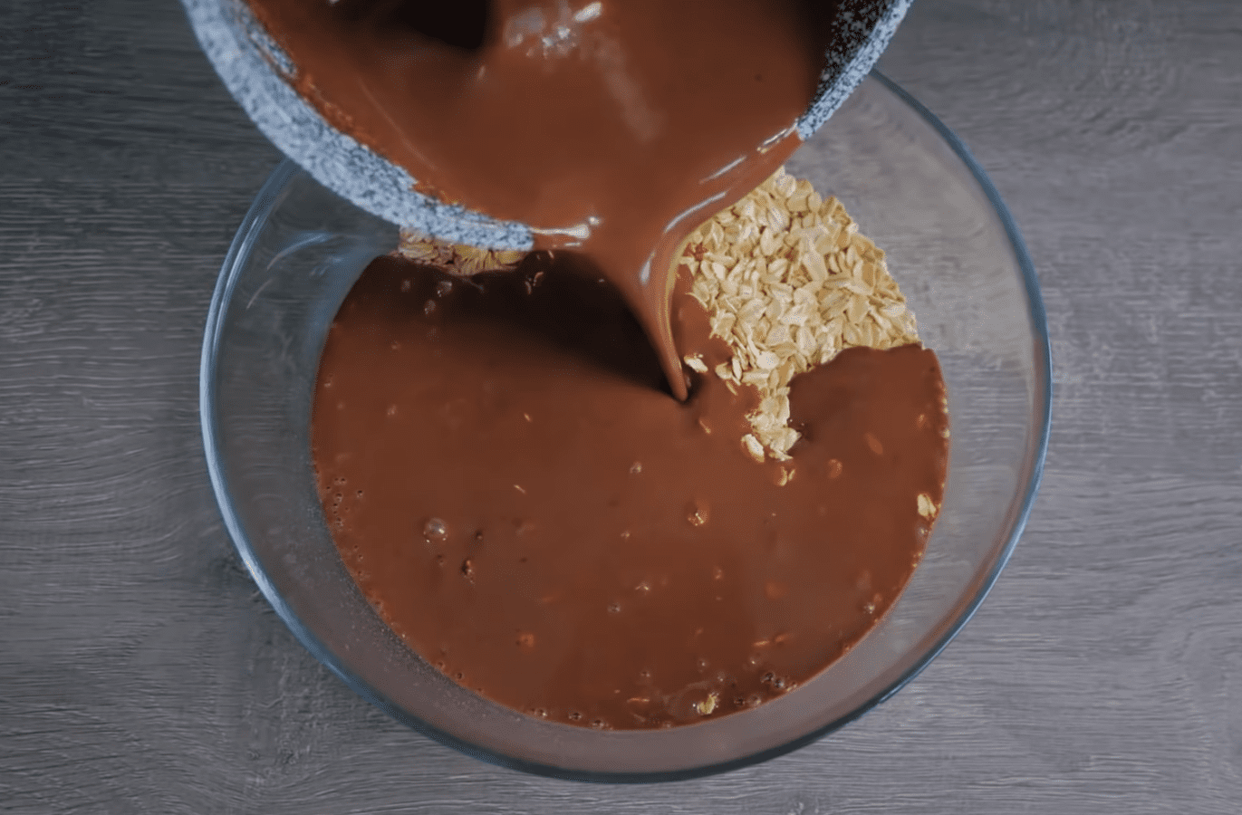 Рецепт приготування шоколадного десерту з вівсянки