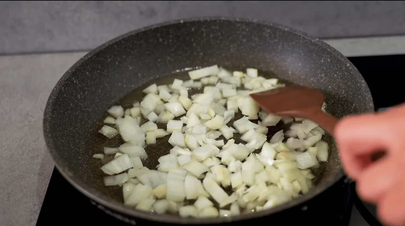 Рецепт приготування макаронів з тунцем у вершковому соусі