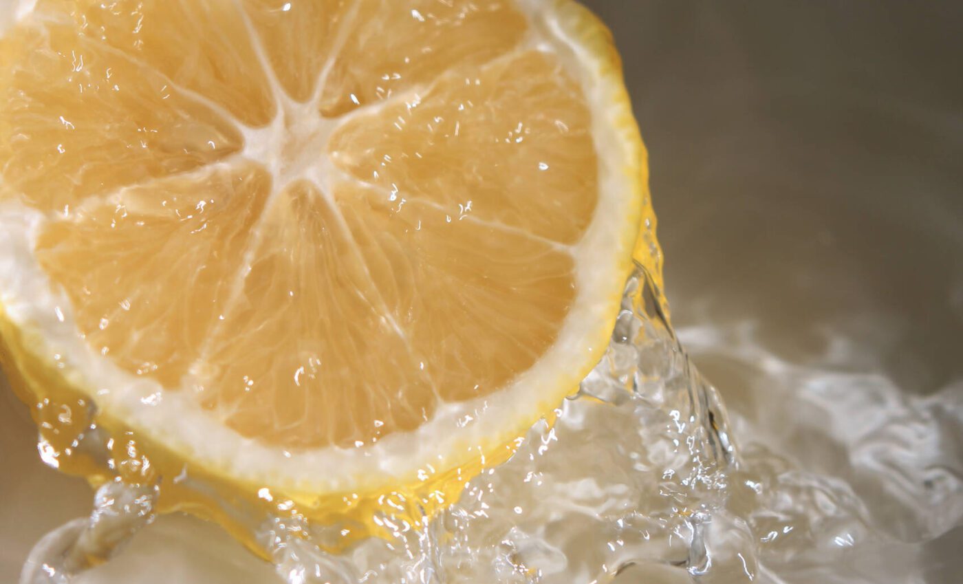Покращить будь-яку страву: для чого додають лимонну кислоту в рецепти