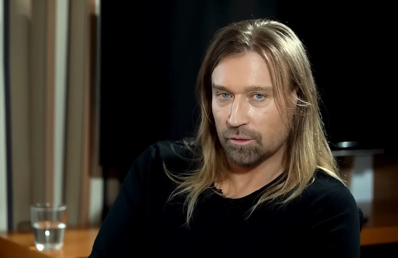 Олег Винник зробив натяк на майбутнє повернення в шоу-бізнес: “Це буде скоро, це не буде один концерт” 