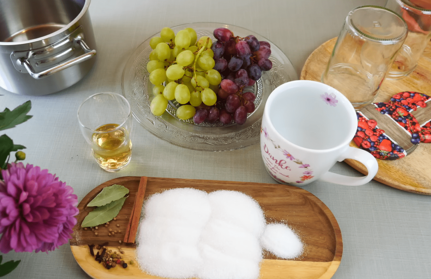 Простий рецепт приготування консервованого винограду