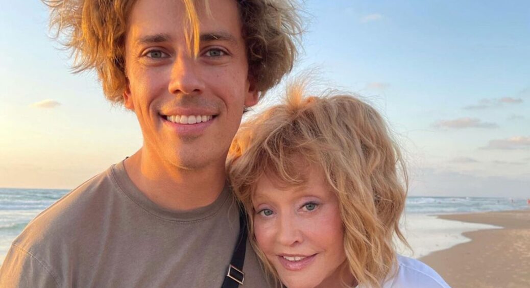 Максим Галкін застав 74-річну Пугачову за “шкідливою звичкою” – але наскільки красиво вона це робить 