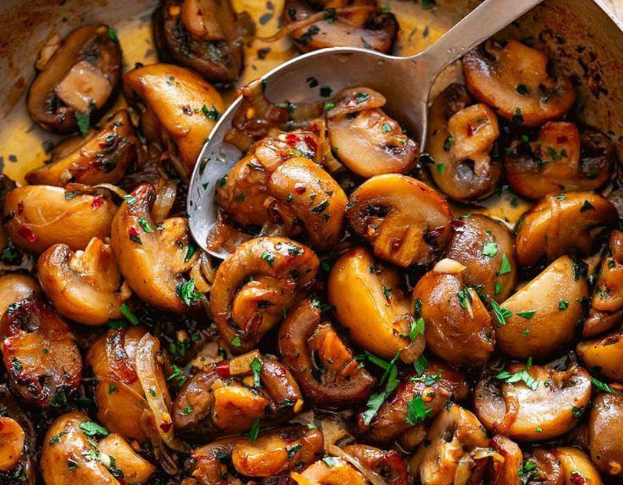 Найкращий рецепт жульєну з куркою та грибами: гості будуть вражені