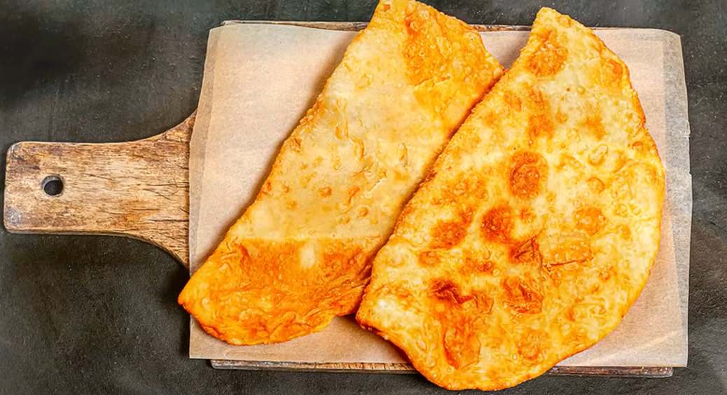 Як чебуреки, тільки корисніші: рецепт приготування традиційного кримського янтика. Смачно, соковито та легко 