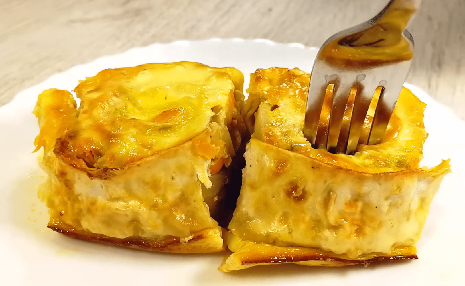 Рецепт приготування рулетиків з куркою та овочами на обід