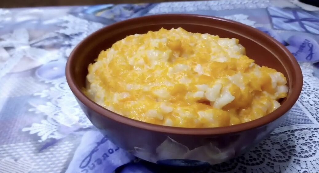 Найсмачніша гарбузова каша з пшоном: що треба додати до страви, щоб її їли навіть маленькі діти? 