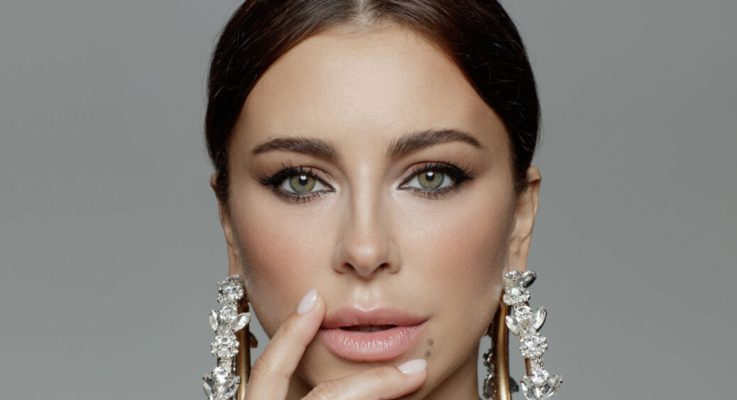 Ані Лорак знайшла собі чоловіка, але не зайняла у його серці головне місце: як виглядає конкурентка зірки 