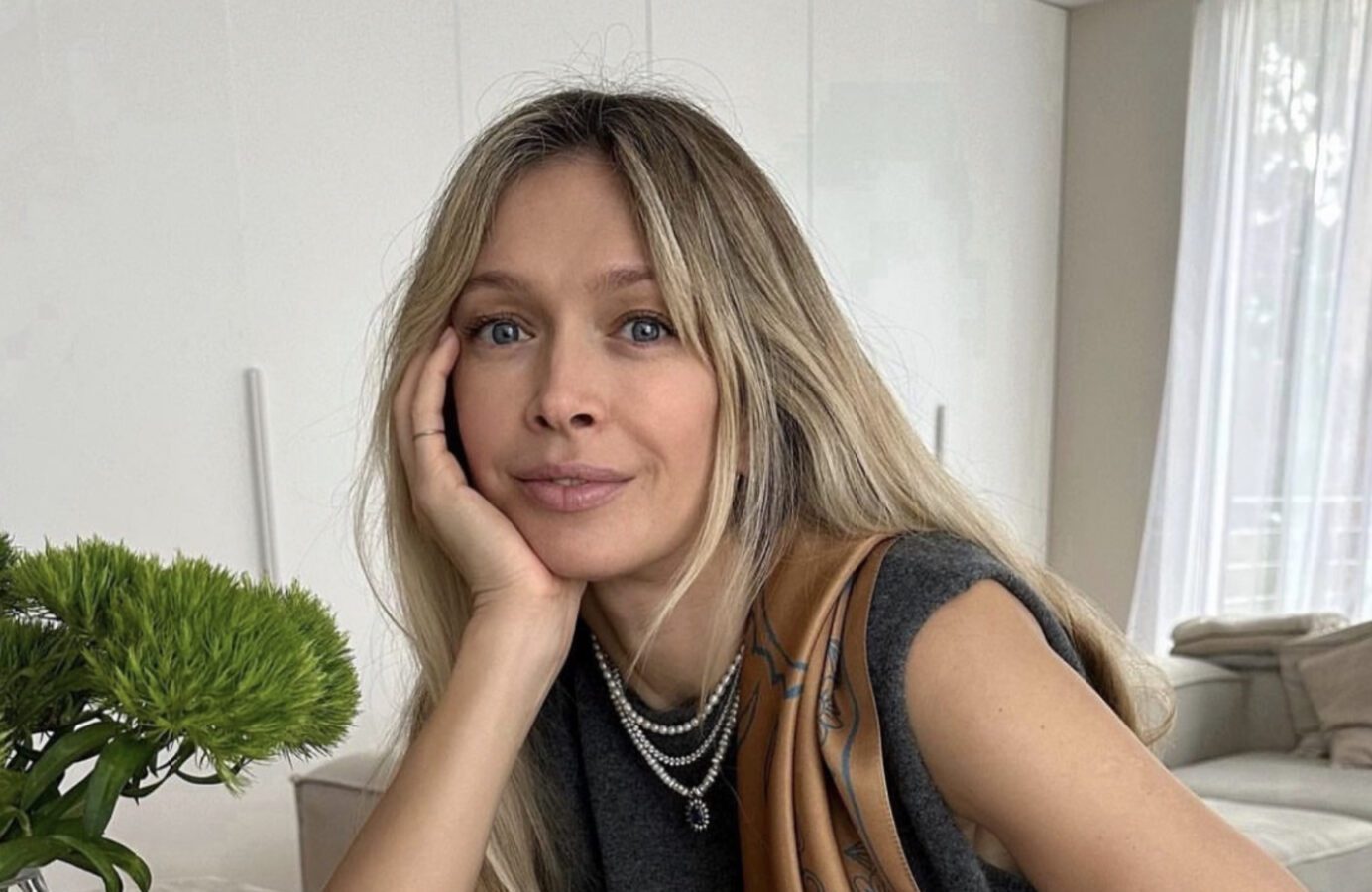 41-річна Брежнєва приголомшила кардинальним перетворенням