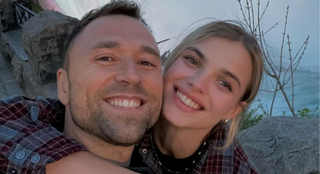 Дружина екс-холостяка Макса Михайлюка показала вагітний живіт: Даша Хлистун позувала на пляжі в Маямі 