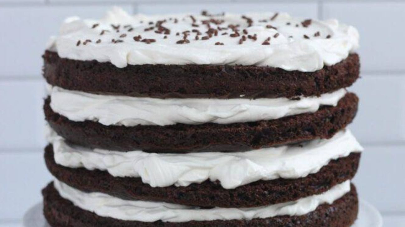 Рецепт шоколадного торта з ніжним сметанковим кремом