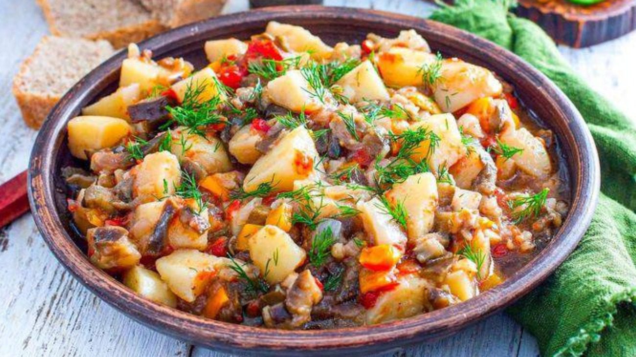 Овочеве рагу з куркою: рецепт простої та смачної страви