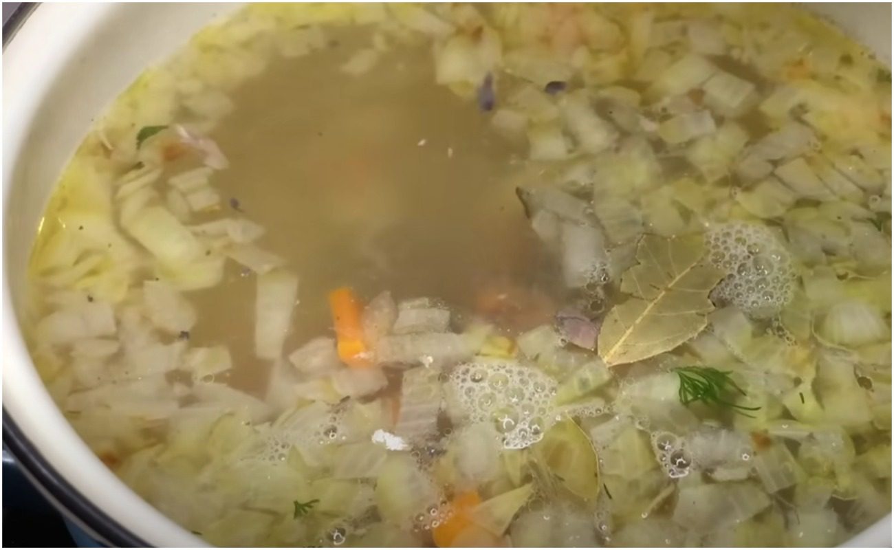 Як приготувати смачний суп зі звичайної рибної консерви