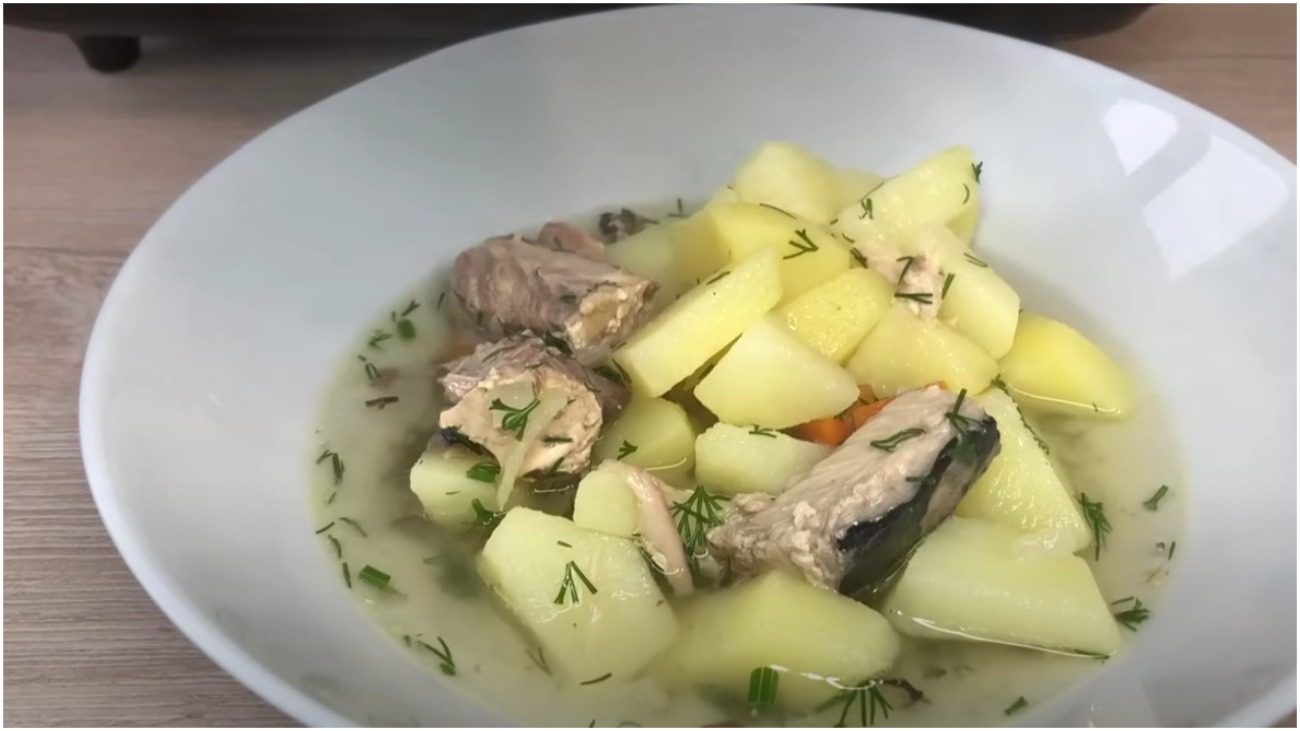 Як приготувати смачний суп зі звичайної рибної консерви 