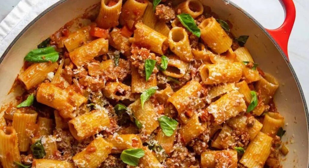 Не злипнуться навіть на другий день: як правильно зварити будь-які макарони, щоб не отримати кашу-малашу 