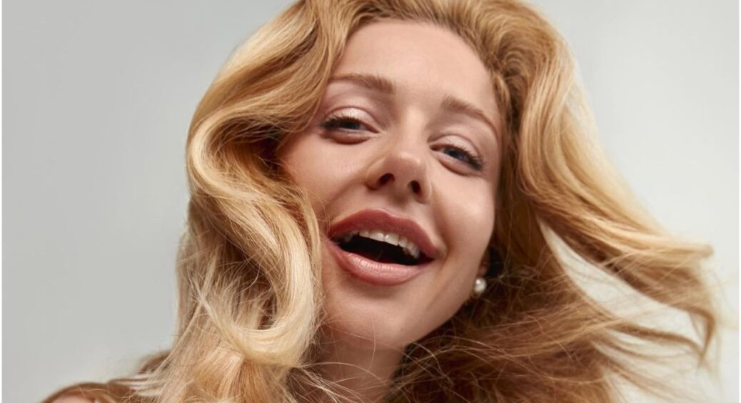 Ще до Балана: у Мережі випливли рідкісні фото Тіни Кароль в обіймах дуже відомих чоловіків. А Осадча знає? 