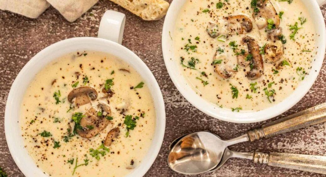 Рецепт ніжного сирного крем-супу з шампіньйонами: ця перша страва неодмінно стане вашою улюбленою 