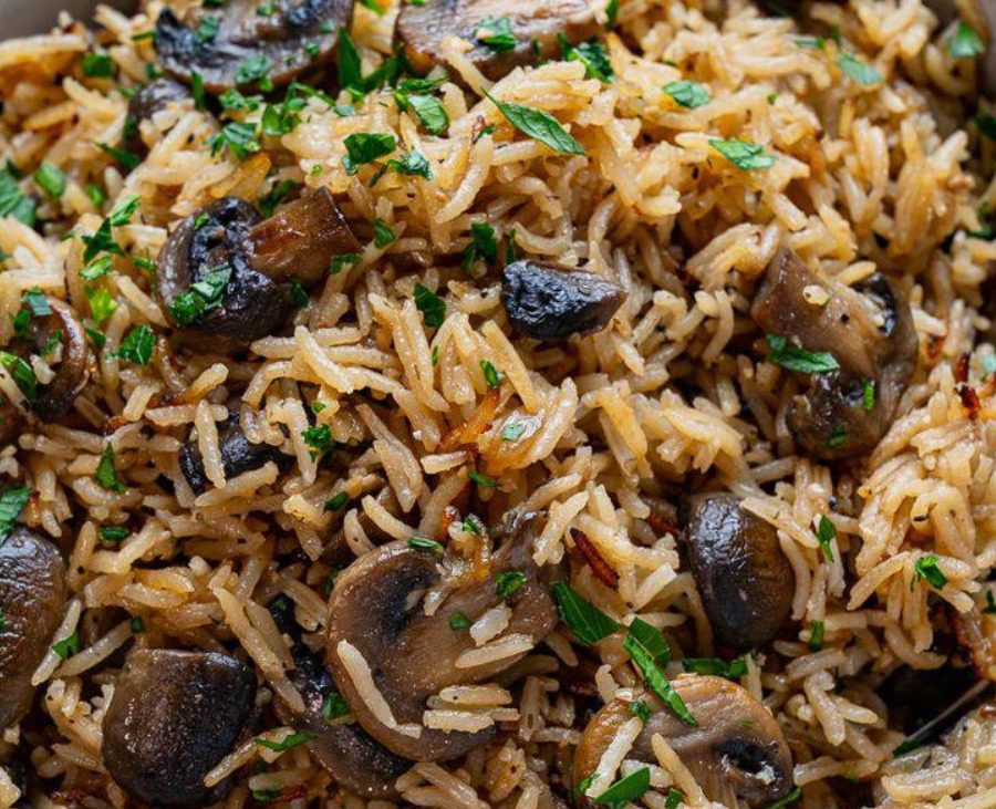 Рецепт найсмачнішого рису з м'ясом та грибами